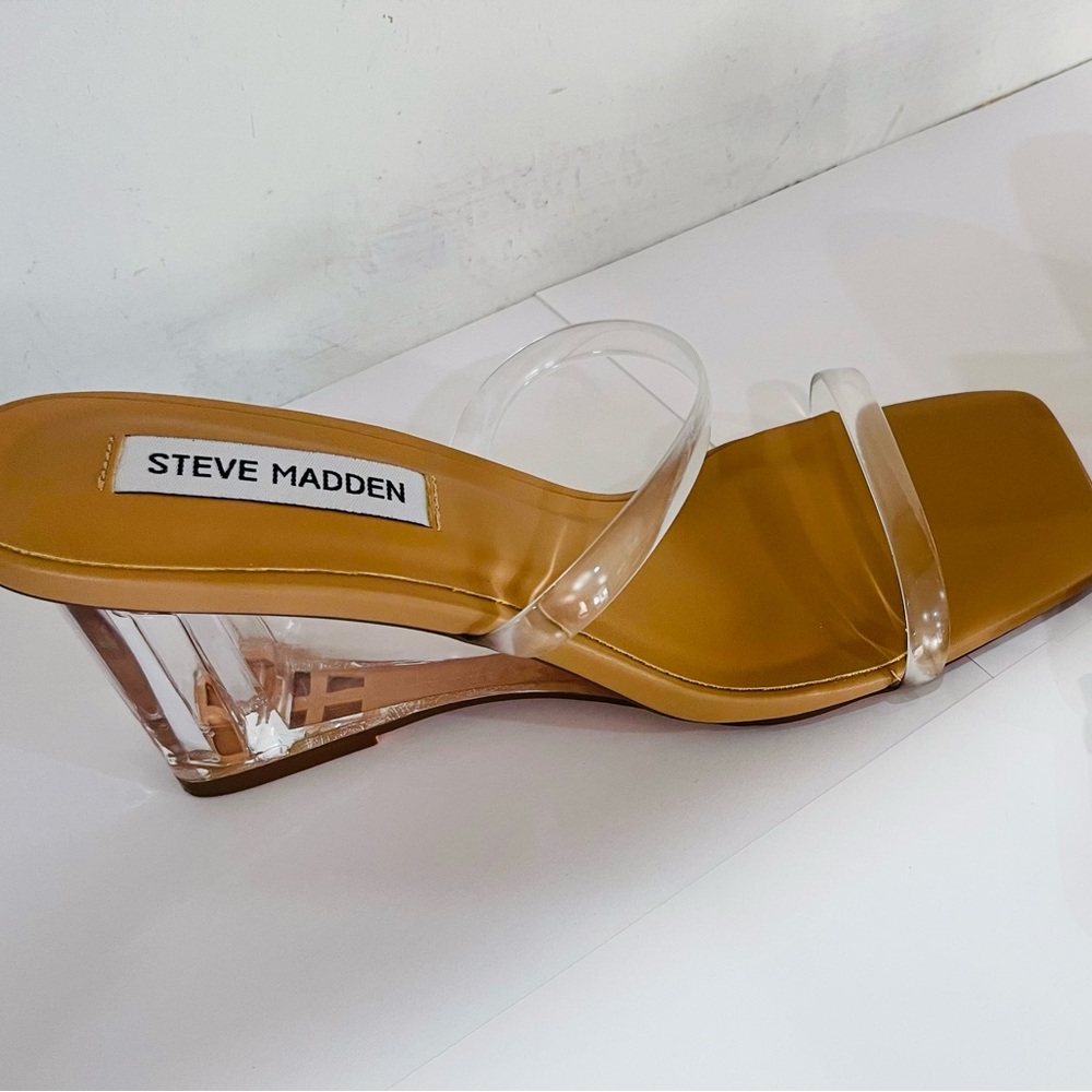 NEW IN BOX STEVE MADDEN LAMEZA CLEAR WEDGES - SIZE 7